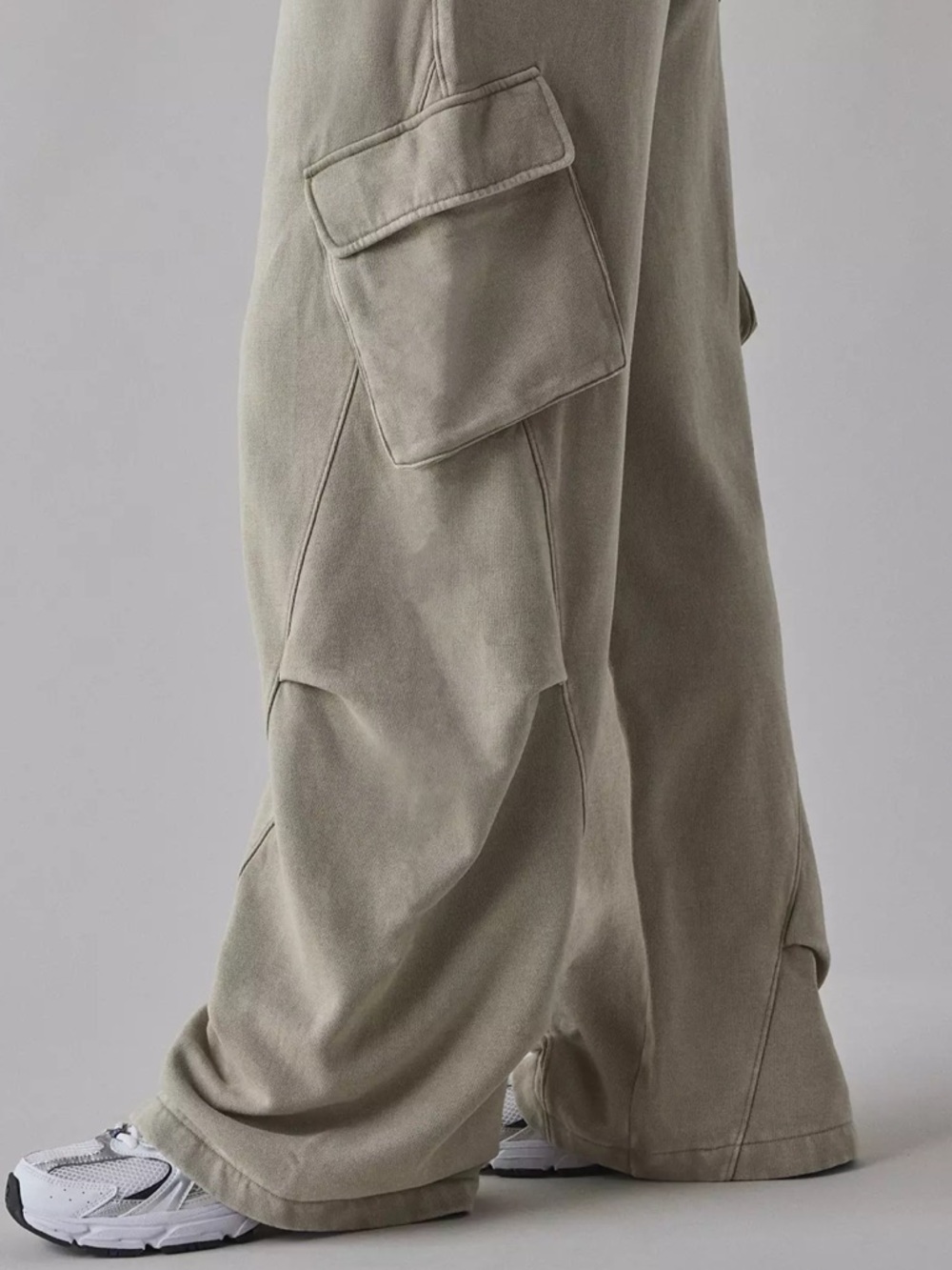 Urban Outfitters Out From Under Day To Day Black Cargo Sweatpant - Size Medium - Picture 11 of 12
